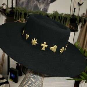Lack of color celestial boating hat. Wide brim size small (55 CM)